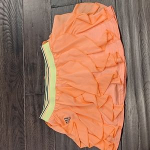 Adidas, girls skits (shorts), size M, pre-loved